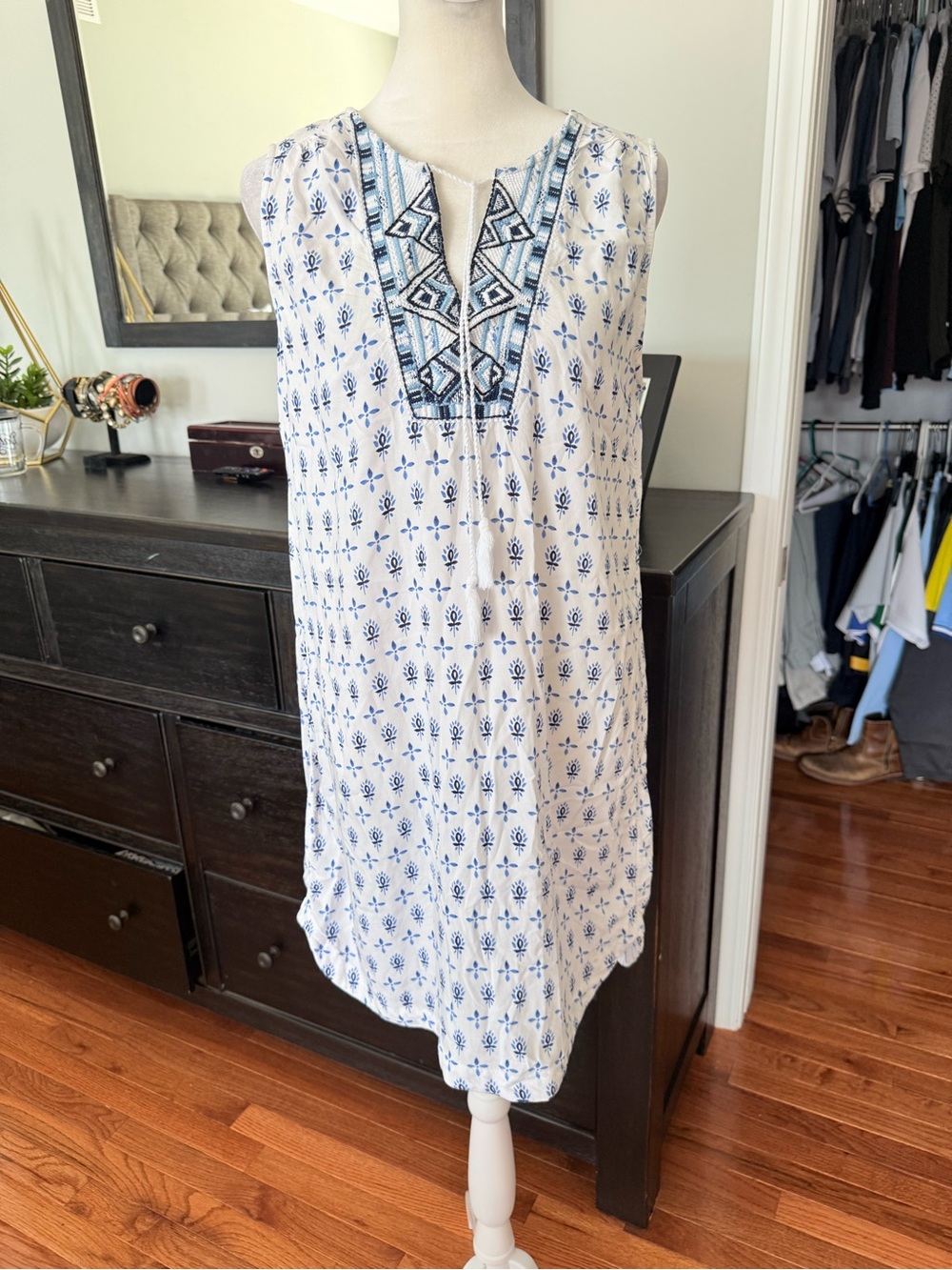 beachlunchlounge White and Blue Sleeveless Embroidered Tunic Dress